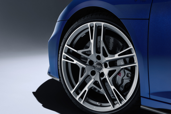 Greičiausias modelis tapo dar pažangesnis: „Audi R8“ sulaukė svarbaus atnaujinimo