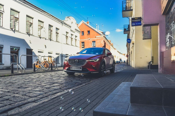 Rudens gėrybės: atnaujinta „Mazda CX-3“ jau Vilniuje